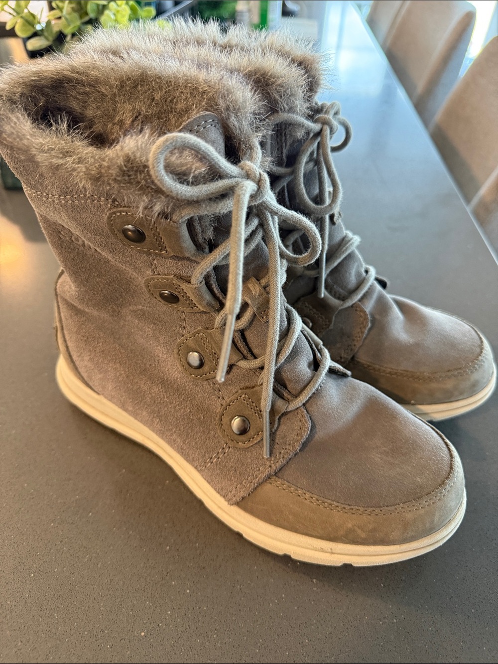 Sorel Women's Gray Suede Insulated Boots Size 7.5